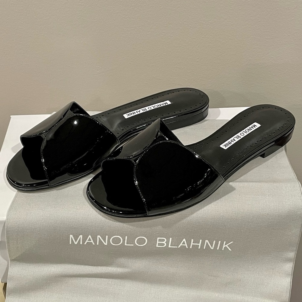 Manolo Blahnik Flats Black Patent Leather Slide Sandals HOURAMU 38 NEW $775